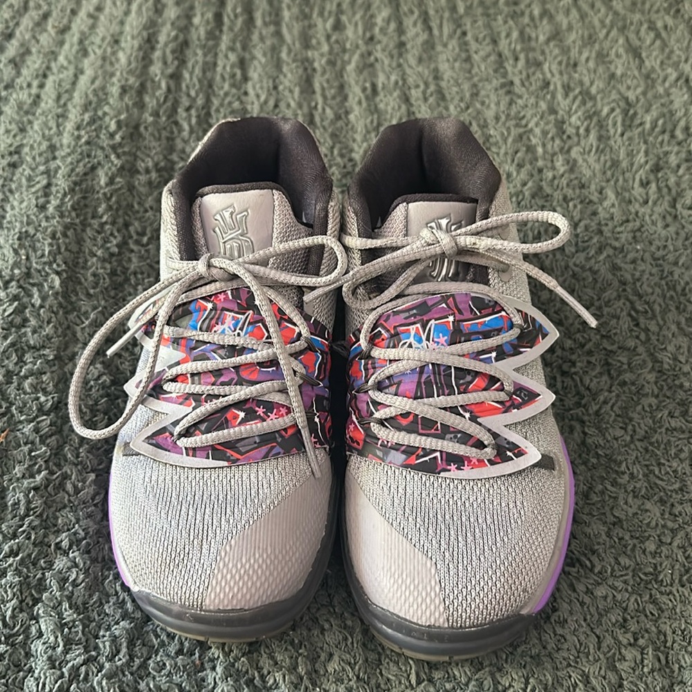 Nike basketball shoes size 13 little kids